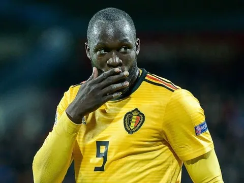 Kompany và Courtois: "Cả tuyển Bỉ cười nhạo Lukaku"