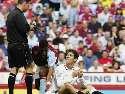Nhìn lại 11 tấm thẻ đỏ trong sự nghiệp của Cristiano Ronaldo