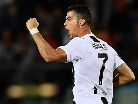 Ronaldo giải cứu Juventus: Định nghĩa siêu sao