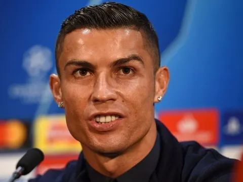 Ronaldo mỉa mai phản pháo chia sẻ từ sao Real
