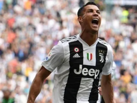CR7 bùng cháy xóa tan hoài nghi, Juventus vững vàng ngôi đầu