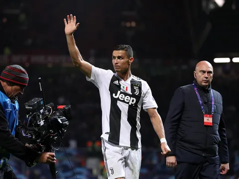 Ronaldo lên tiếng về nghi vấn trở về thi đấu cho đội bóng cũ