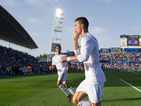 Cristiano Ronaldo muốn rời Real: Đỏng đảnh hay âm mưu?