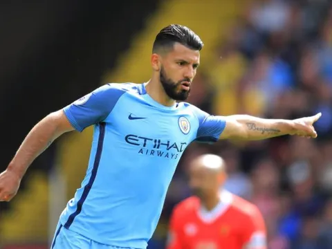 Cú đúp trước Watford giúp Aguero đạt cột mốc khủng
