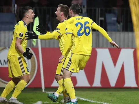 CÚ SỐC ở Belarus, Arsenal phơi áo trong thế chỉ còn 10 người