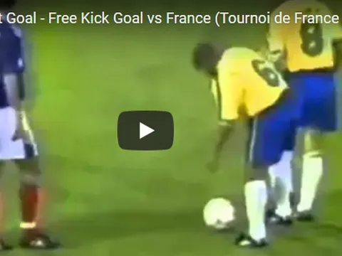 Cú sút phạt khoa học chưa thể lý giải của Roberto Carlos