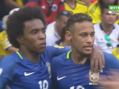 Cú sút trái phá của Willian vào lưới Colombia