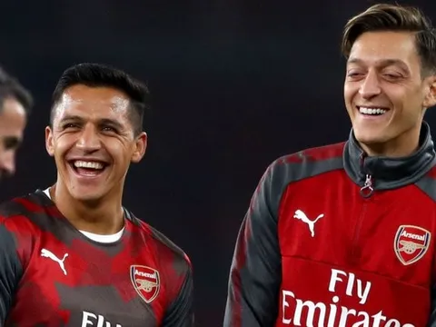 CỰC NÓNG: Wenger XÁC NHẬN Sanchez và Ozil ra đi?