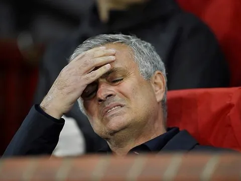 Cực sốc: Antonio Valencia công khai yêu cầu Mourinho ra đi