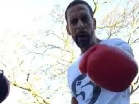 Cùng chiêm ngưỡng kỹ năng Boxing của Rio Ferdinand