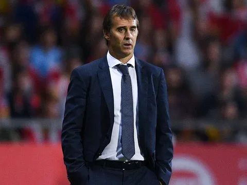 Cùng khủng hoảng, vì sao ghế của Lopetegui lại chắc hơn Mourinho?