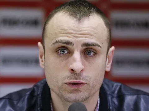 Cuộc chiến giữa Pogba và Mourinho, Berbatov chọn ai?