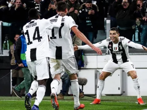 Cựu sao Arsenal mếu máo vì bị Ronaldo biến thành gã hề trên sân