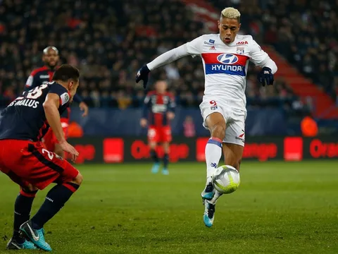 Cựu sao Real lại tỏa sáng, Lyon đánh bại Caen, chiếm luôn ngôi nhì