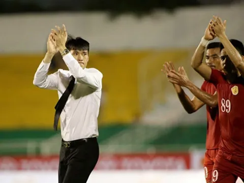 “Ronaldo Việt” lắc đầu, Công Vinh sầu vì hụt sao