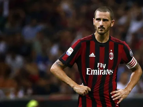 10 ông hoàng lương bổng tại Serie A: Bonucci sánh vai Higuain