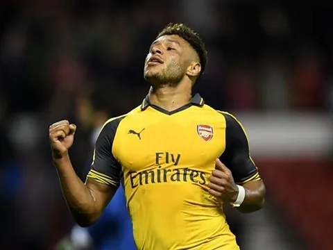 4 ngôi sao từng "bắt cá hai tay" với Liverpool và Arsenal