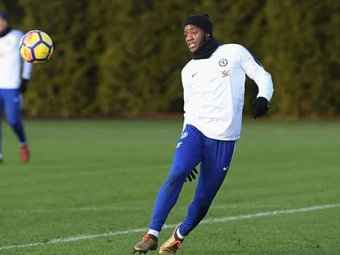 Batshuayi tập cực hăng, quyết tìm lại chỗ đứng dưới thời Conte