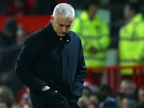 "Đã đến lúc Man United cần phải thay đổi HLV"