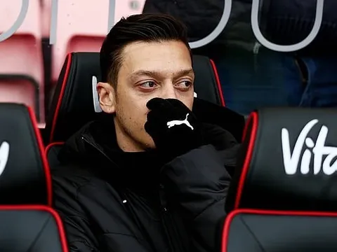 Đã tới lúc Mesut Ozil nên rời Arsenal?