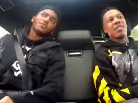 Dàn sao Liverpool cười không ngớt khi đọ tài Karaoke