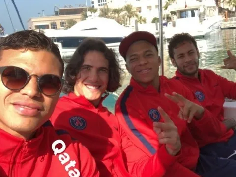 Dàn sao PSG hí hửng khoe hình du hí tại Qatar