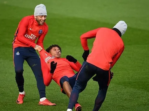 Dàn sao PSG thi nhau 'pha trò' trước trận Troyes