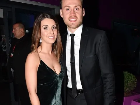 Dàn WAGs Liverpool đầy gợi cảm dự tiệc từ thiện của James Milner