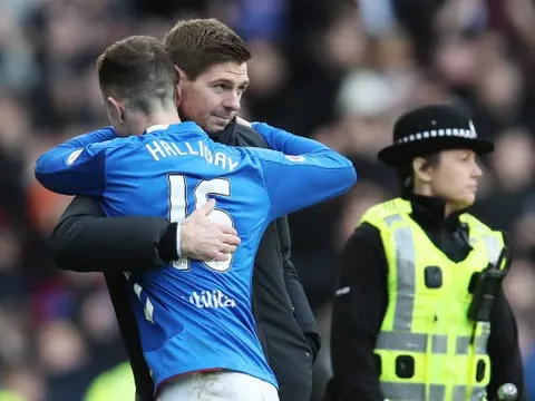 Đánh bại thầy cũ, Steven Gerrard làm điều không tưởng cho Rangers