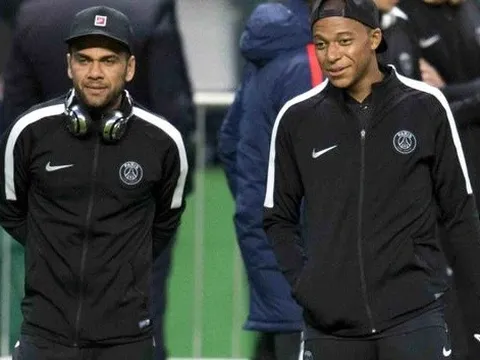 Dani Alves nói điều không tưởng về cầu thủ hoàn hảo của Barca