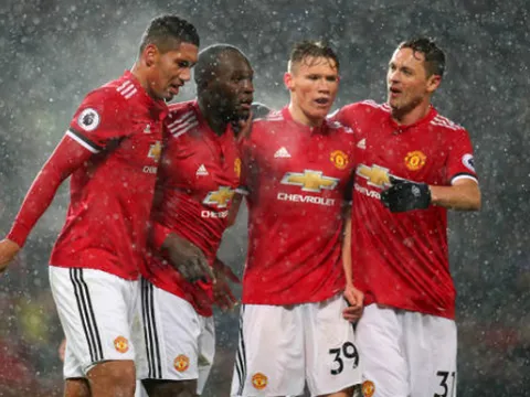 Đập tan dư luận, Lukaku lập công đưa Man United đến chiến thắng