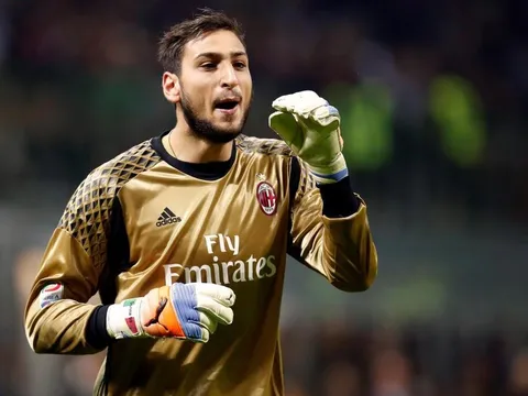 Đấu Napoli, Donnarumma chống lại cả gia đình