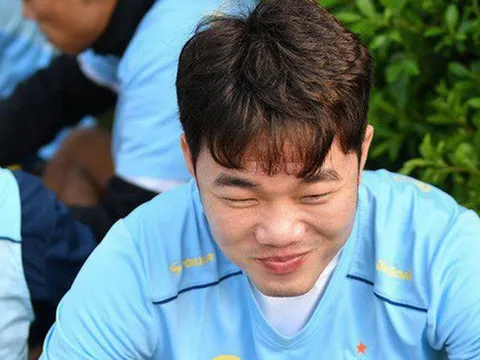 Đầu quân nhà vô địch Thái Lan, Xuân Trường không giấu được niềm vui