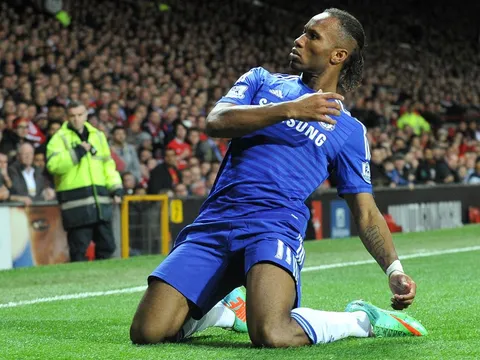 Đây, điều Drogba vừa làm khiến Morata và Giroud phải hổ thẹn