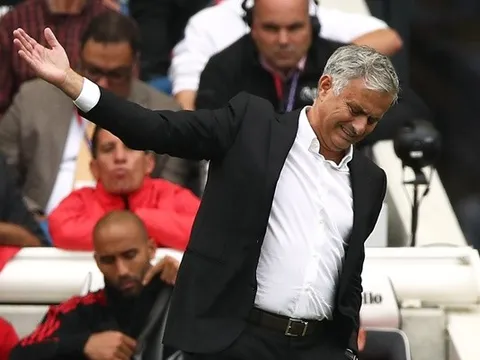 Đây, lí do thực sự khiến hàng thủ Man Utd gặp vấn đề