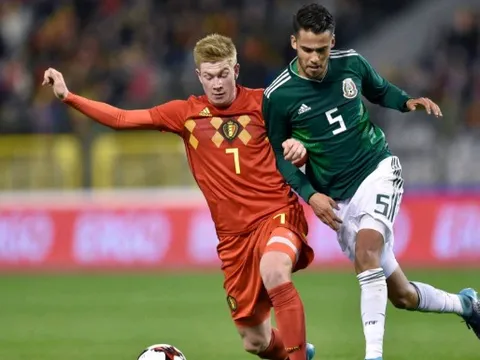 De Bruyne bất ngờ chỉ trích thầy ở tuyển Bỉ