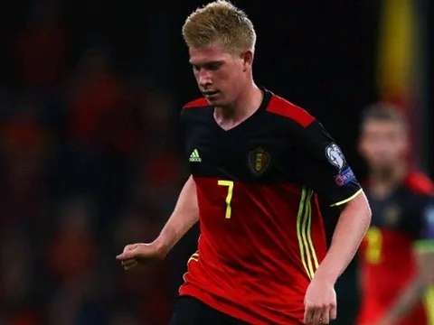 De Bruyne nổi đoá vì mặt sân như... ruộng