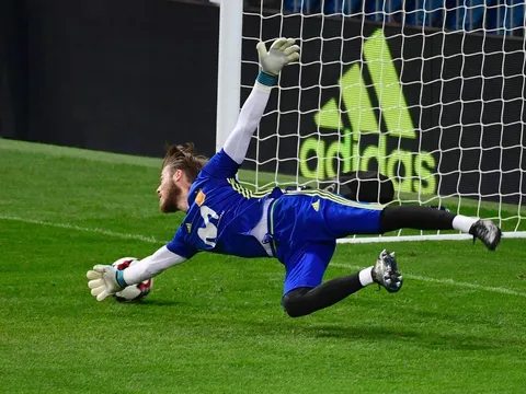 De Gea 'bay lượn' trên sân tập, sẵn sàng đấu Italia