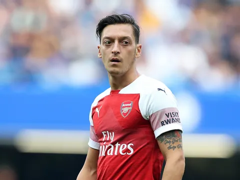 Emery bất ngờ lên tiếng giữa tin đồn tương lai của Ozil