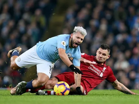 Dejan Lovren thi đấu như thảm họa, Liverpool nhận thất bại cay đắng trước Man City