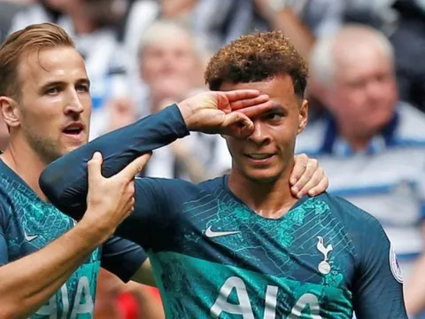 Dele Alli thách thức thế giới với động tác ăn mừng từ 'phim con heo'
