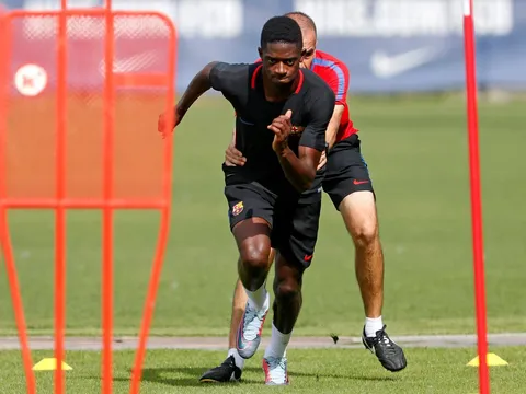 Dembele đầy nỗ lực trong buổi tập đầu tiên tại Barcelona