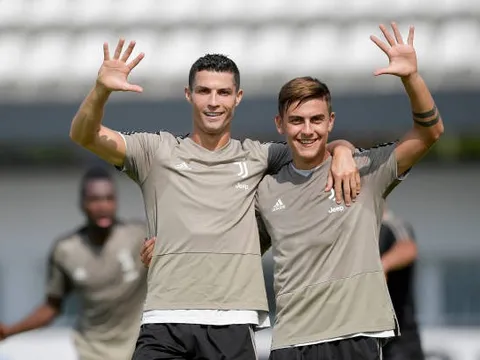 Đến Juventus chưa bao lâu, Ronaldo đã có "cạ cứng"