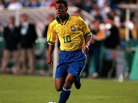 Denilson - Vũ công sinh nhầm thời của tuyển Brazil