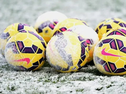 Derby Manchester và Merseyside có nguy cơ bị hoãn