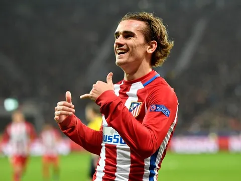 Deschamps bảo vệ Griezmann, hướng chỉ trích về phía Atletico