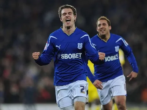 NÓNG: Aaron Ramsey được tặng quà "khủng" nếu rời Arsenal