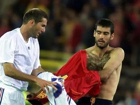 ĐHTB 11 chiến lược gia tham dự Champions League khi còn là cầu thủ