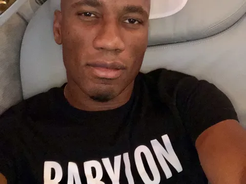 Didier Drogba gây sốc với diện mạo mới toanh