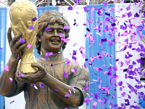 Diego Maradona được dựng tượng ở Ấn Độ